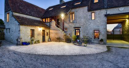 HEATED INDOOR POOL FROM APRIL TO OCTOBER - CHARM AND COMFORT