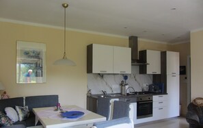 Geladeira, fogão, cooktop, lava-louças