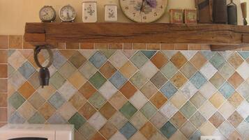 雪櫃、微波爐、焗爐、爐具