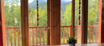 Cosy private chalet at the foot of the slopes, Oz, Alpe d'Huez ski area