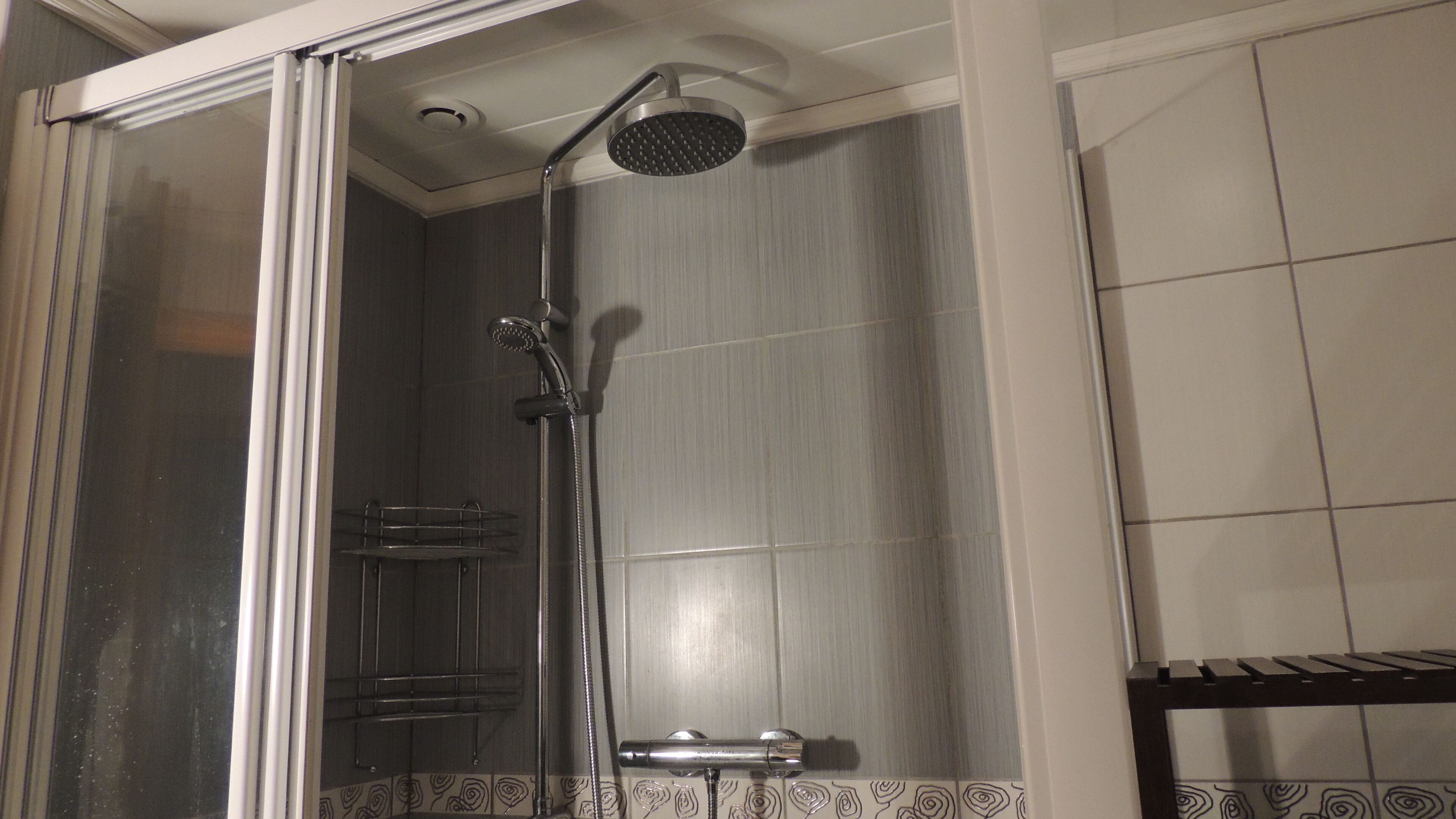 Een douche, een haardroger