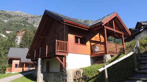 Cosy private chalet at the foot of the slopes, Oz, Alpe d'Huez ski area