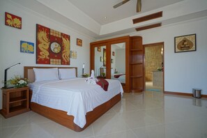 2 bedrooms, in-room safe, iron/ironing board, travel crib