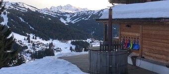 Großes Luxus-Ski-In-Ski-Out-Chalet mit SPA und außergewöhnlichem Blick auf den Mont Blanc