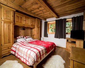 7 habitaciones, escritorio, wifi gratis y ropa de cama