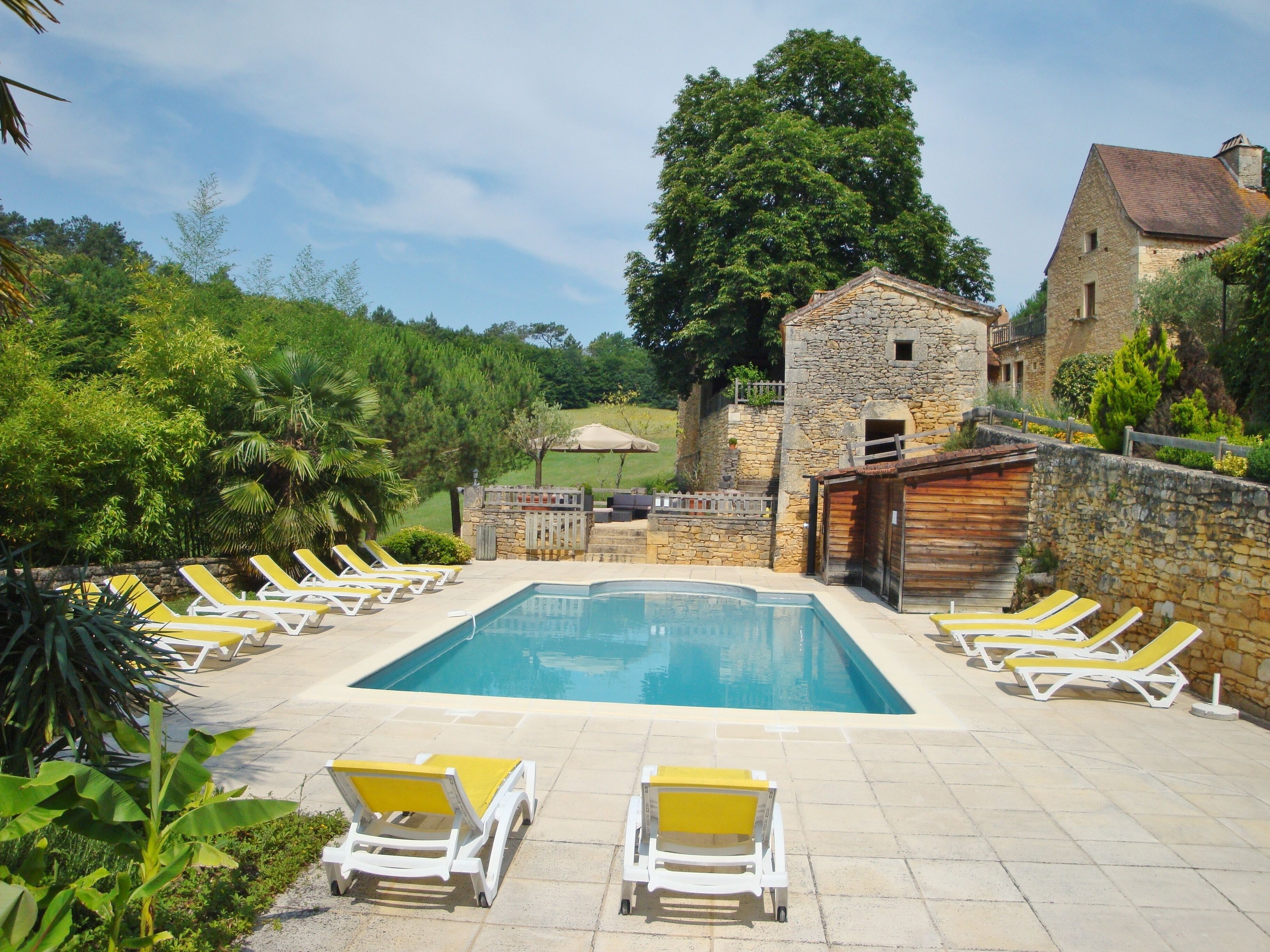 Piscine vue depuis la pataugeoire