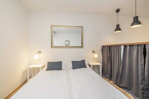 In-room safe, WiFi, bed sheets