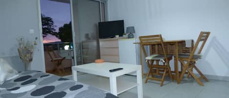 Iron/ironing board, WiFi