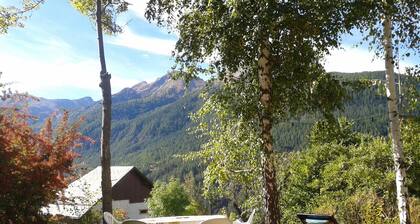 Large house in the mountains, ideal family, near station