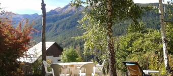 Large house in the mountains, ideal family, near station