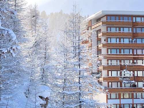 Châlet located in PLAGNE Centre, rated 4 Paradiski crystals and furnished for tourism,
