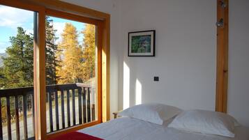 4 soverom, strykejern/-brett, wi-fi og sengetĂžy