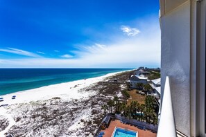 Property grounds - Cozy Beach Front! (Pensacola)