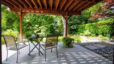 Perfect N. Seattle location, 2 bdrm, modern, clean, spacious, parking onsite