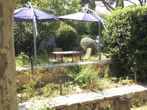 Outdoor dining - Villa Maredda Santolina, Santolina (La Ciotat)