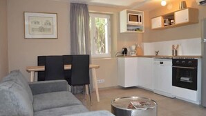 Unclassified image, 5 of 33, button - Villa Maredda Santolina, Santolina (La Ciotat)