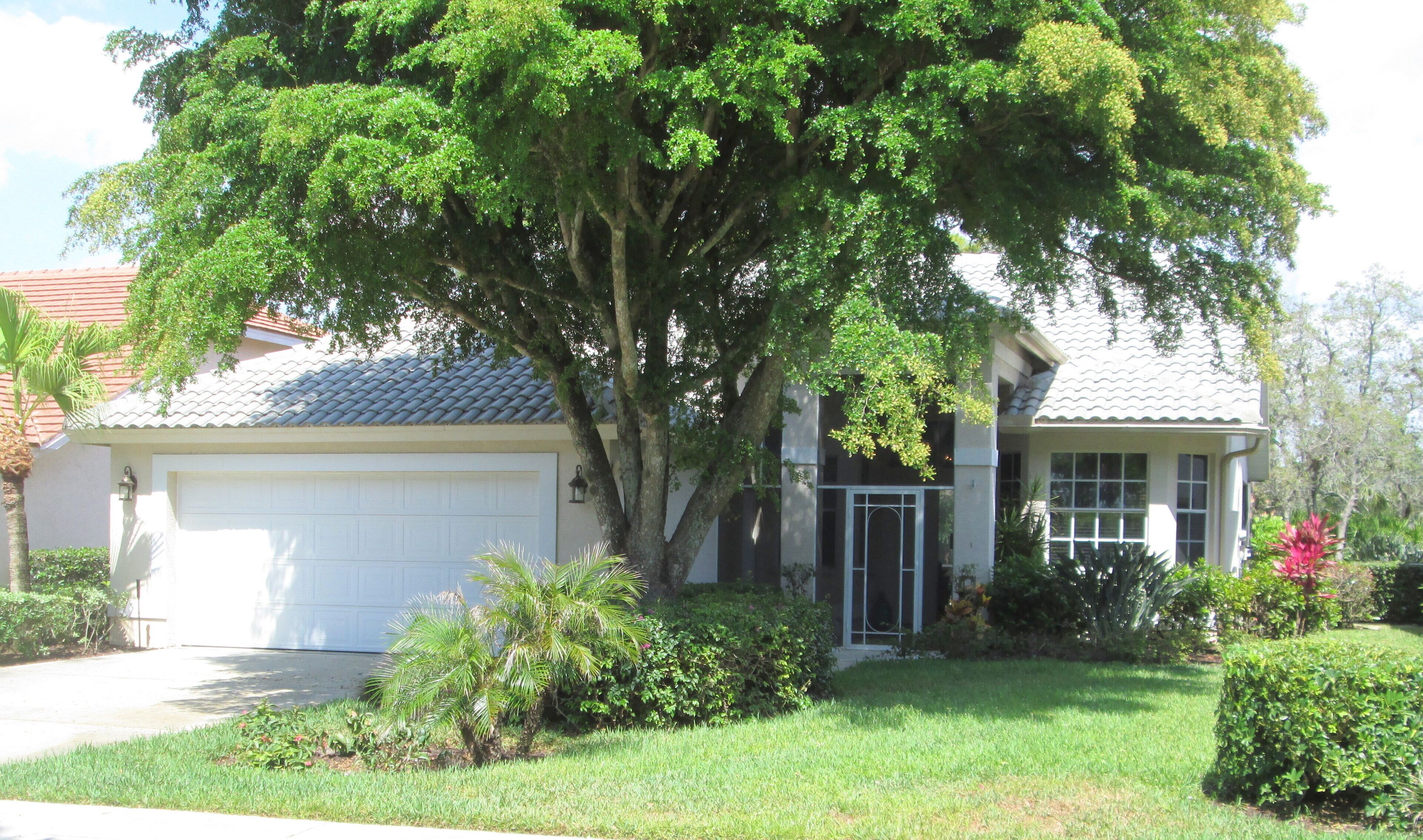 Pet Friendly Pool Home With a Breezy Coastal Decor and Access to a Private Beach