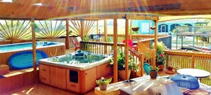 Outdoor spa tub