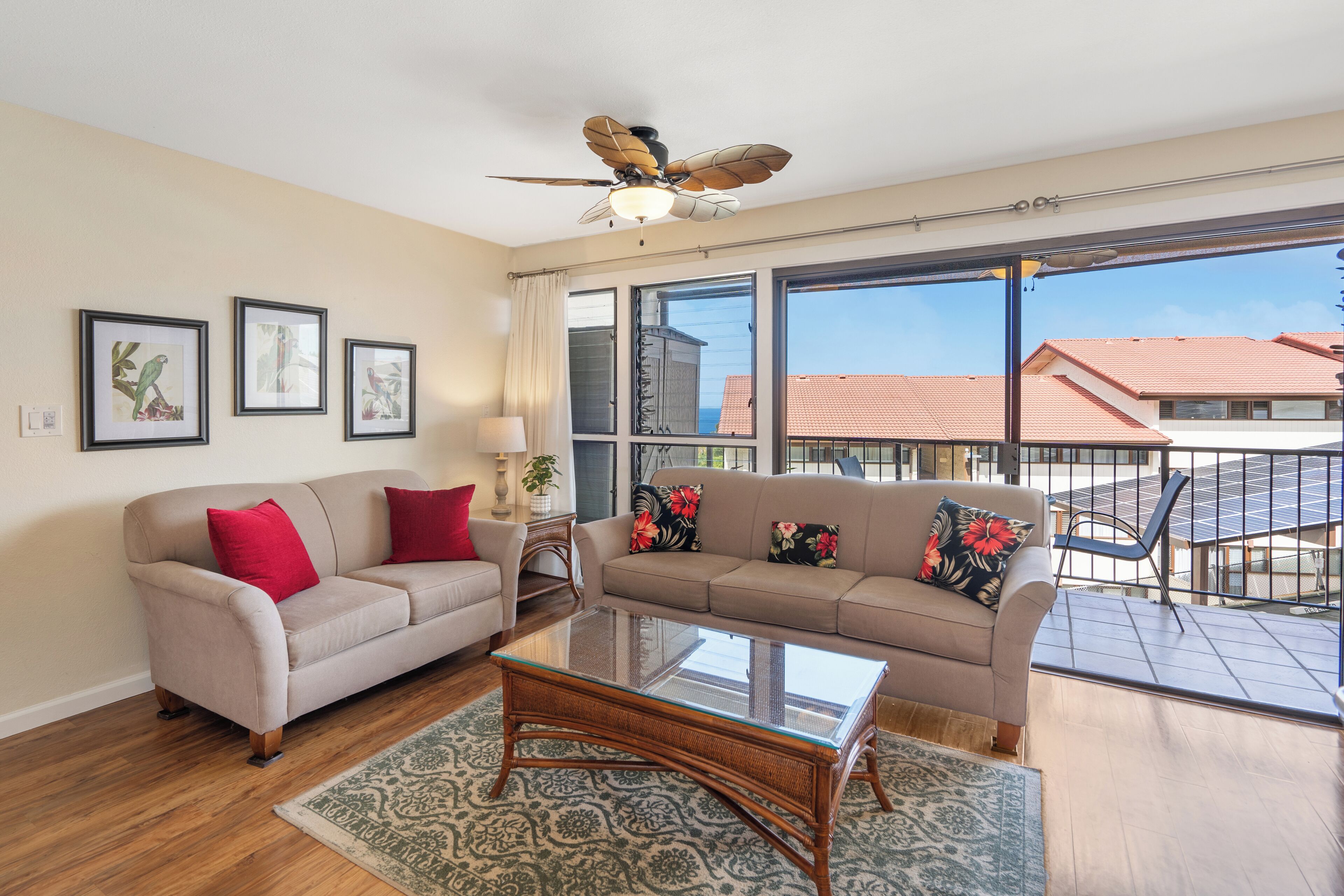 Älytelevisio, kirjoja, tulostin