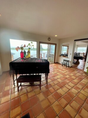 Interior - Breathtaking Views at the Nehalem River Retreat (Nehalem)