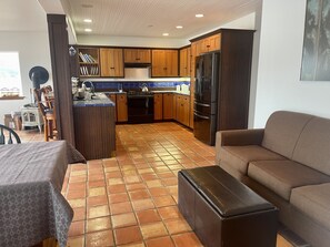 Smart TV, fireplace, books - Breathtaking Views at the Nehalem River Retreat (Nehalem)