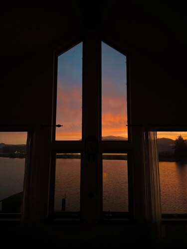 Breathtaking Views at the Nehalem River Retreat