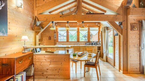 Chalet de charme pour 8 personnes, ,accès direct aux pistes des Esserts