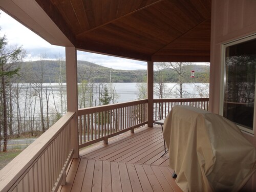Suuri Sacandaga Lake House Adirondacksissa