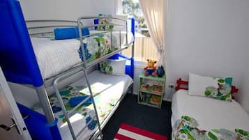 3 bedrooms, desk, soundproofing, iron/ironing board