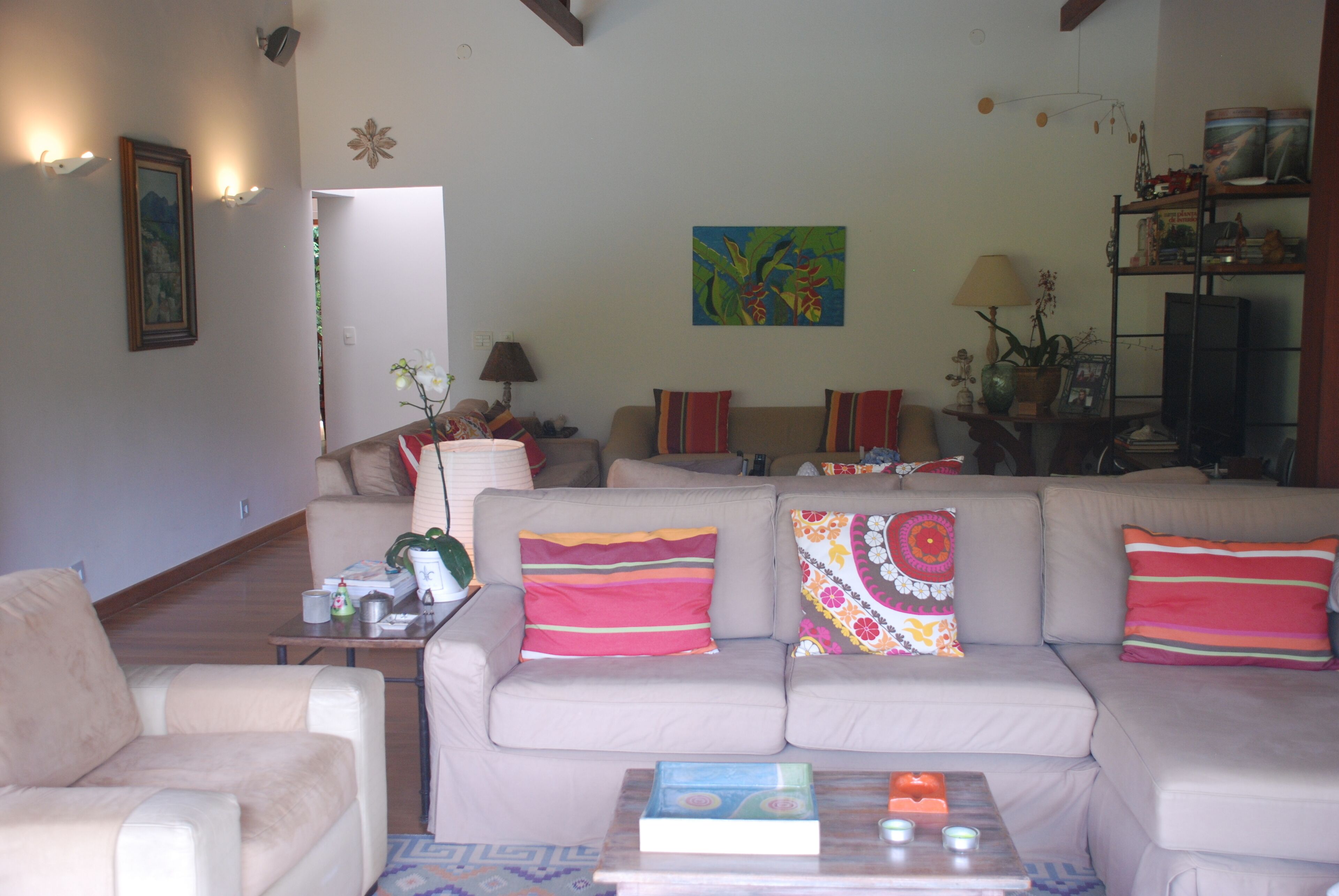 House w / 5 suites, swimming pool and barbecue, 250m from the Center of Vale das Videiras