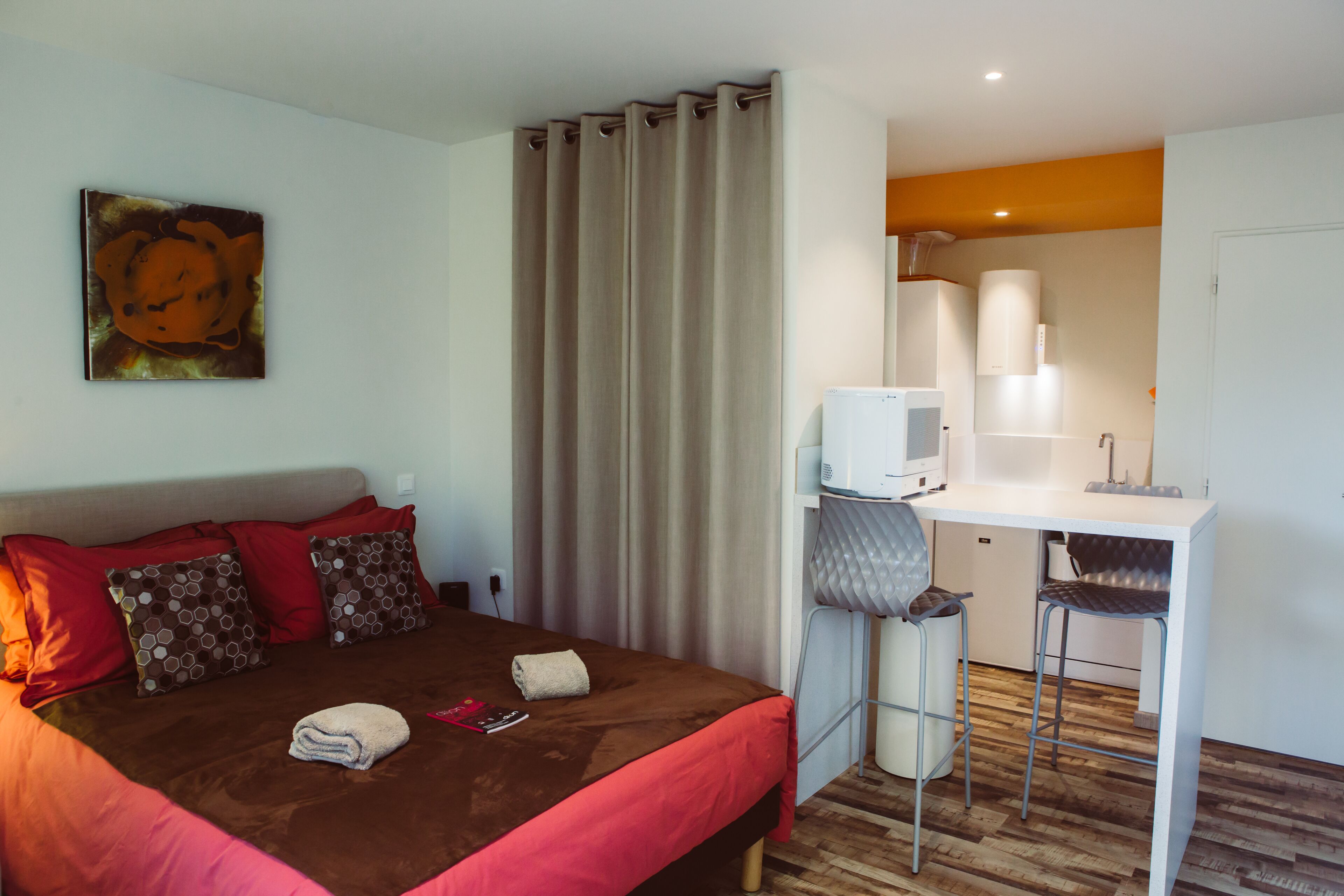 Cabane in Burgundy with Wi-Fi sleeps 2: original, nature, romantic weekend