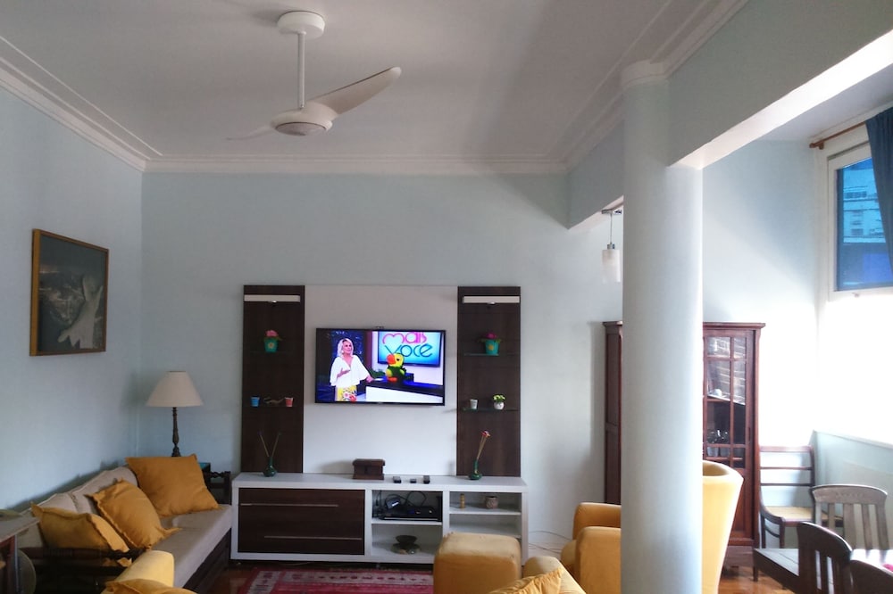 Beautiful apartment, best location in downtown / river, few meters underground, 60m².