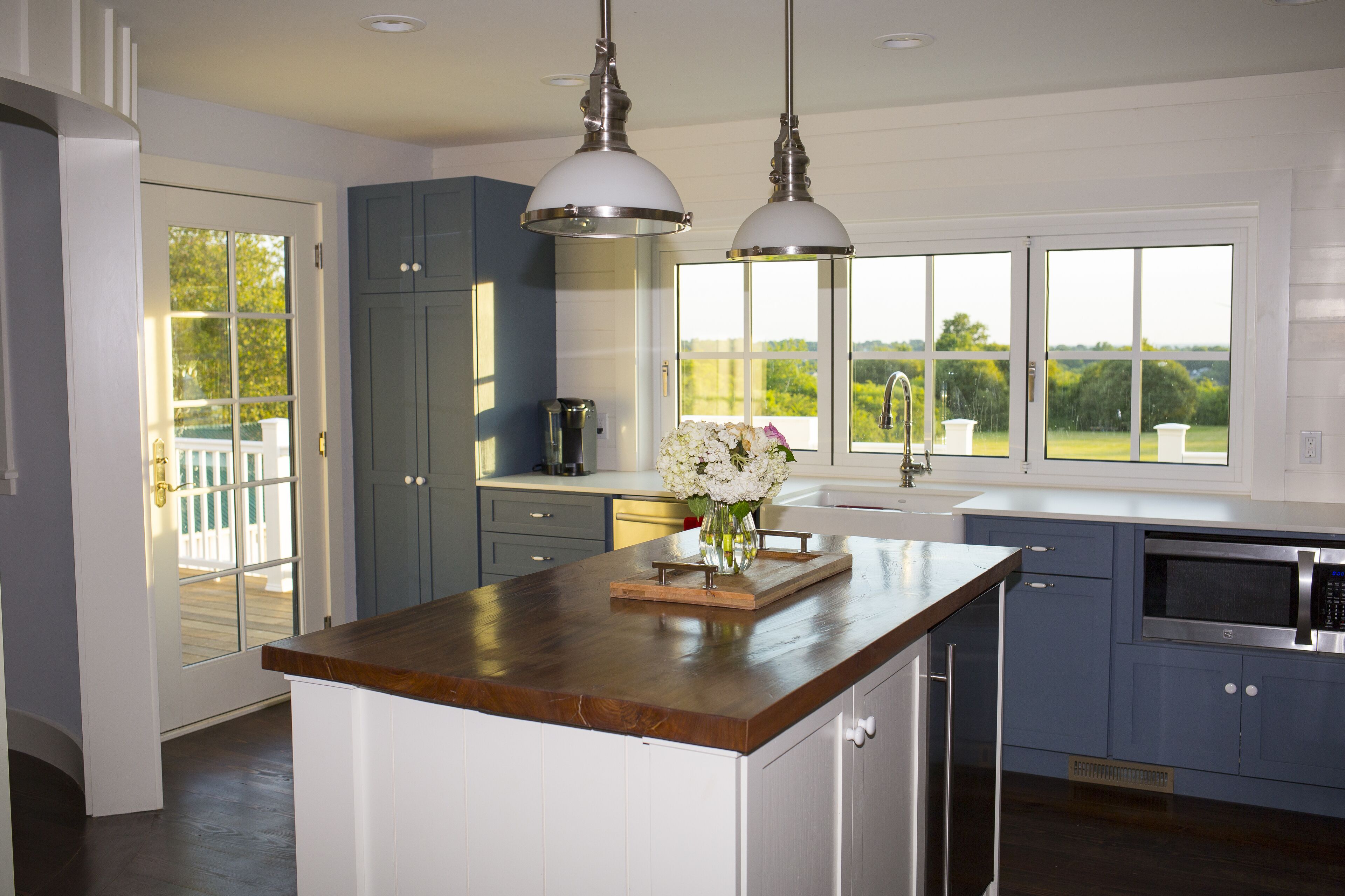 Gorgeous Views, Just Minutes From First Beach!