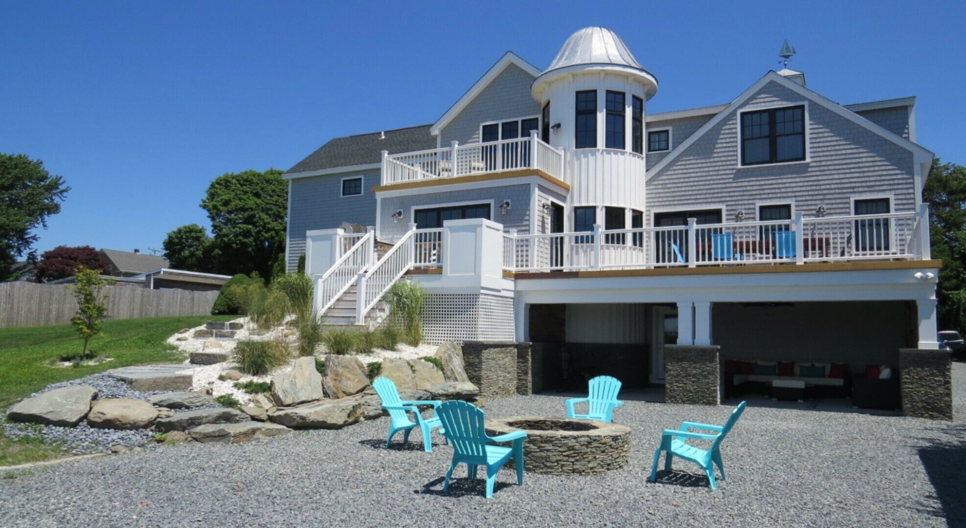 Gorgeous Views, Just Minutes From First Beach!