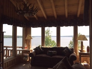 Smart TV, fireplace, DVD player, stereo - Waterloo Cabin on Wide Water, Boat Dock, Beach, & Awesome Views! (Waterloo)