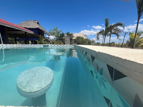 Surf, Sun & Serenity – 2BR Beachfront Home at Playa Tesoro