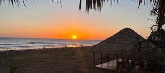 Nuevo 2 hab, 1 baño frente a la playa casa con piscina común, muchas comodidades en 200 acres