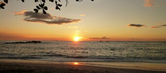 Ocean Front White Sand Beach Bungalow very romantic & private