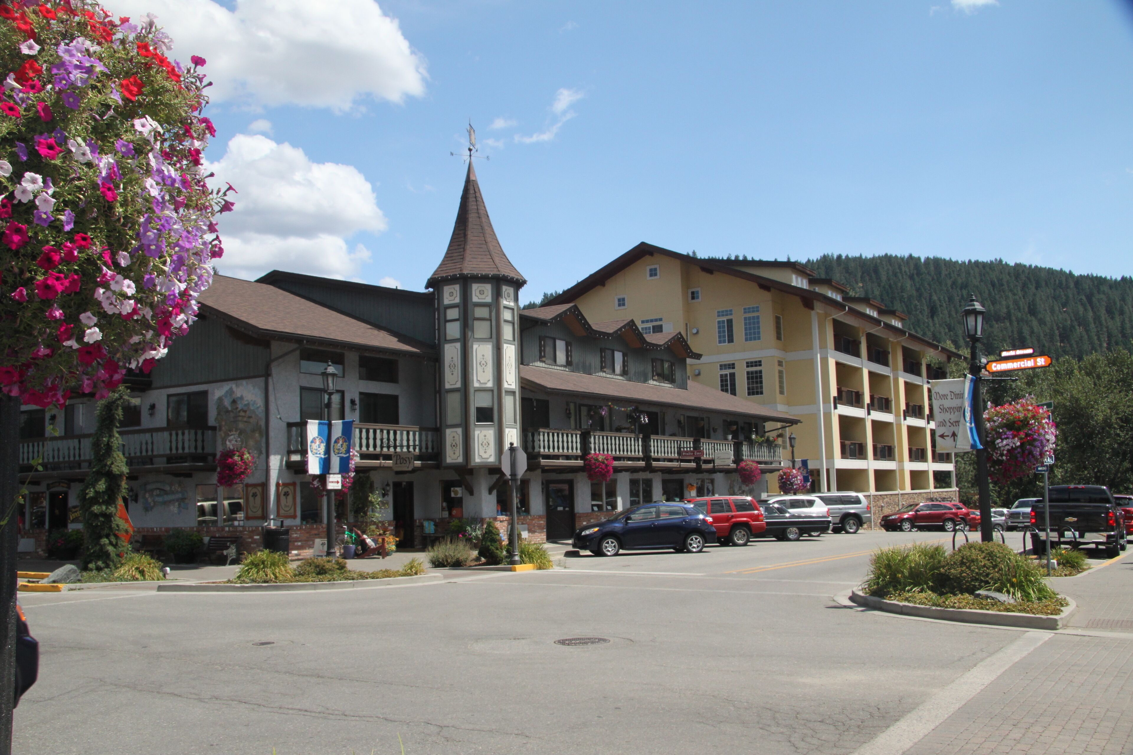 Beautiful Downtown Leavenworth Condo