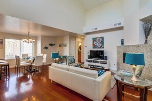 Smart TV, fireplace, Netflix, DVD player