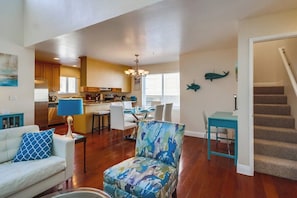 Smart TV, fireplace, Netflix, DVD player