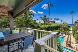 Outdoor dining - Ocean, Tropical Garden and Pool View at a Beach Front Property-Kihei Kai Unit 24 (Kihei)