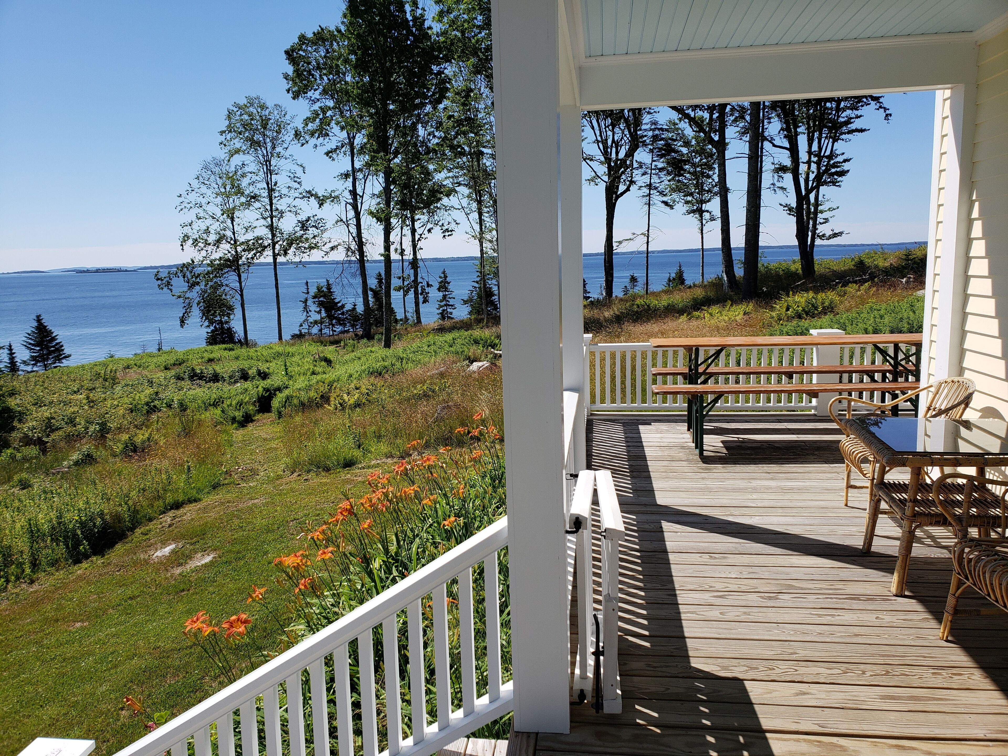 Charming Cottage on Island Bluff & Beach