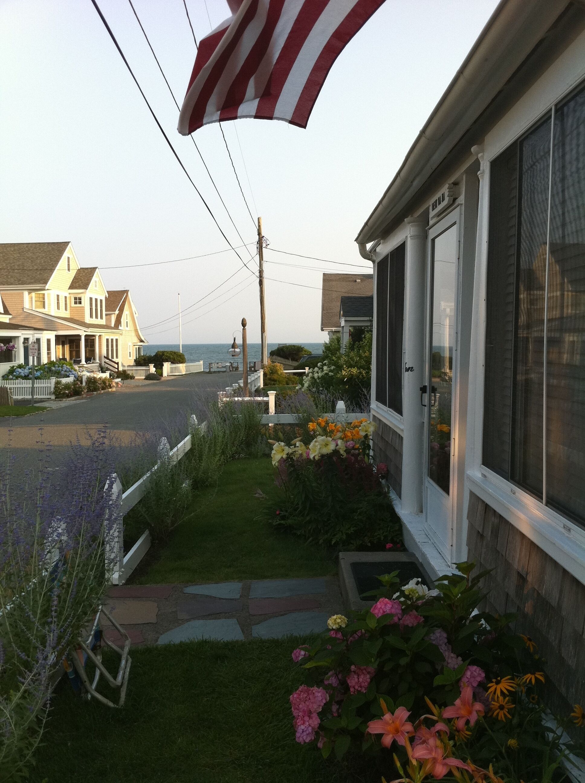 Beautiful Cape Cod Cottage Steps from Nantucket Sound and Sandy Private Beach