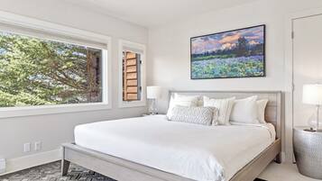 4 quartos, escrivaninha, ferros/tábuas de passar roupa, Wi-Fi