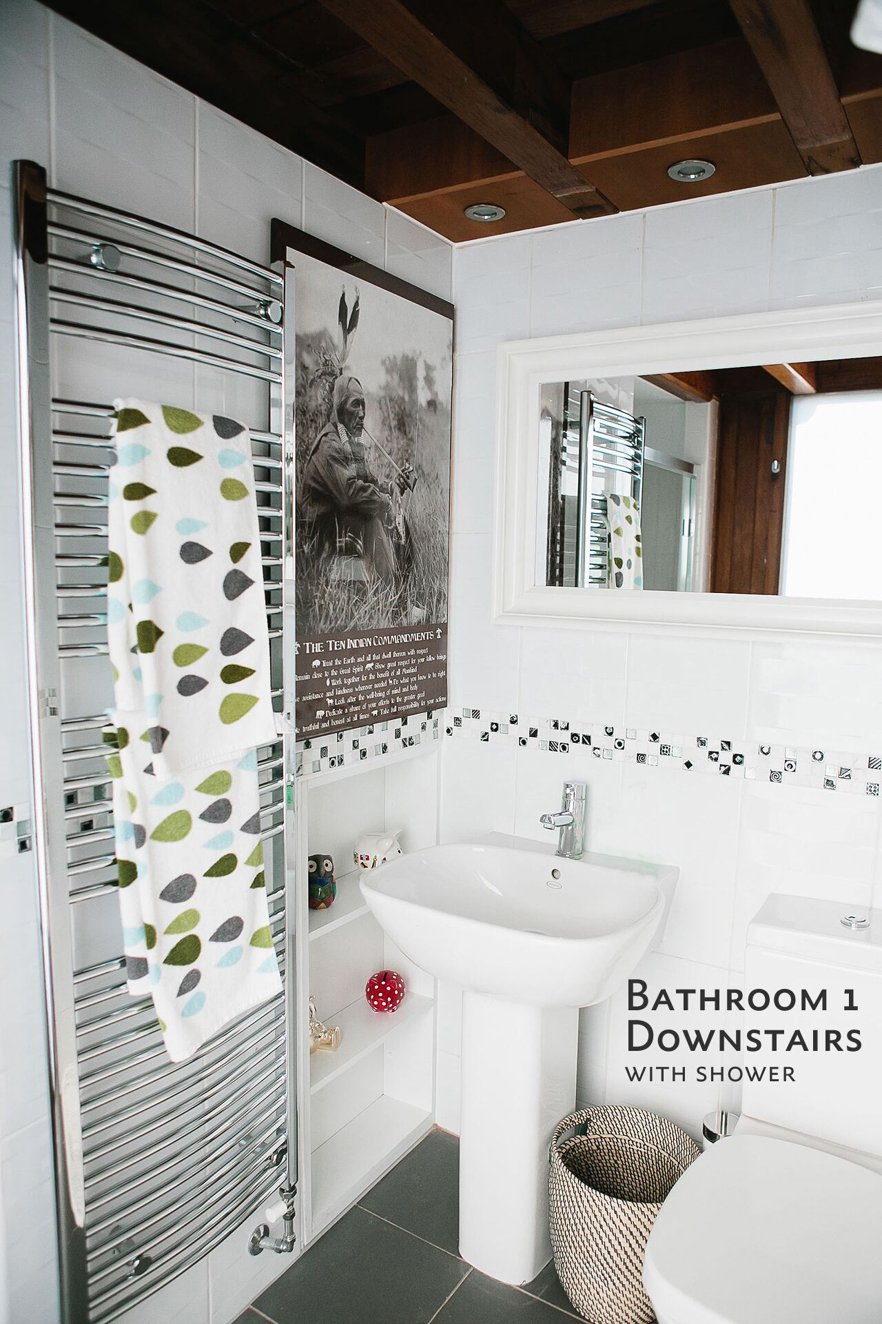 Large Luxury Architect Designed House, Sleeps 15. City 15 mins by bus. 