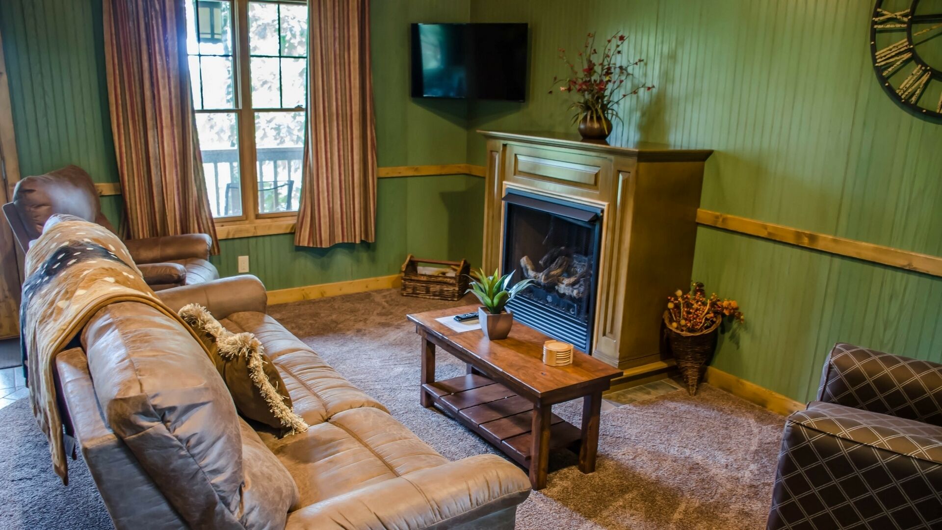 Wine Trail Cabin, 2015 Built, Carbondale, Southern IL - Giant City State Park