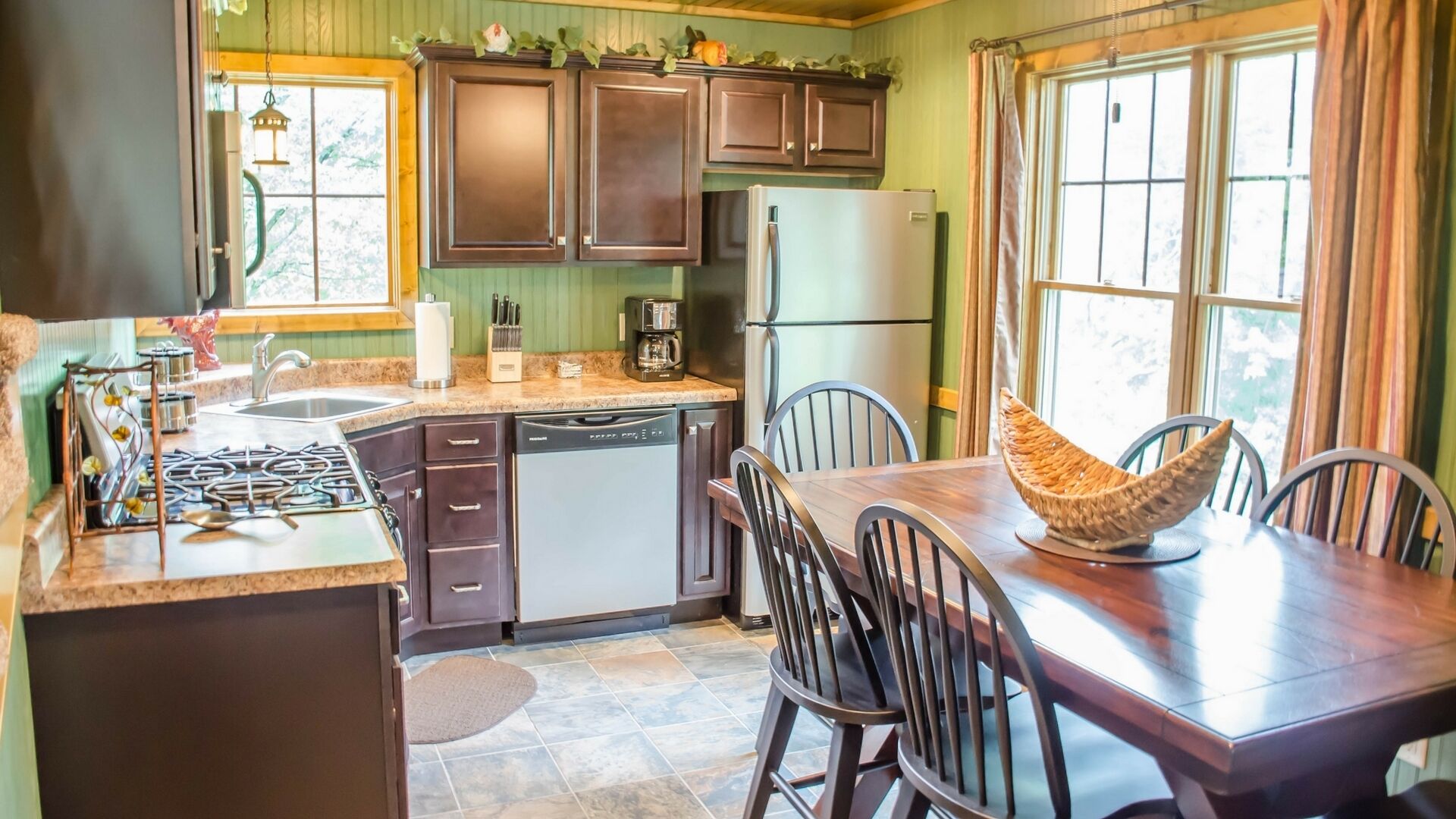 Wine Trail Cabin, 2015 Built, Carbondale, Southern IL - Giant City State Park