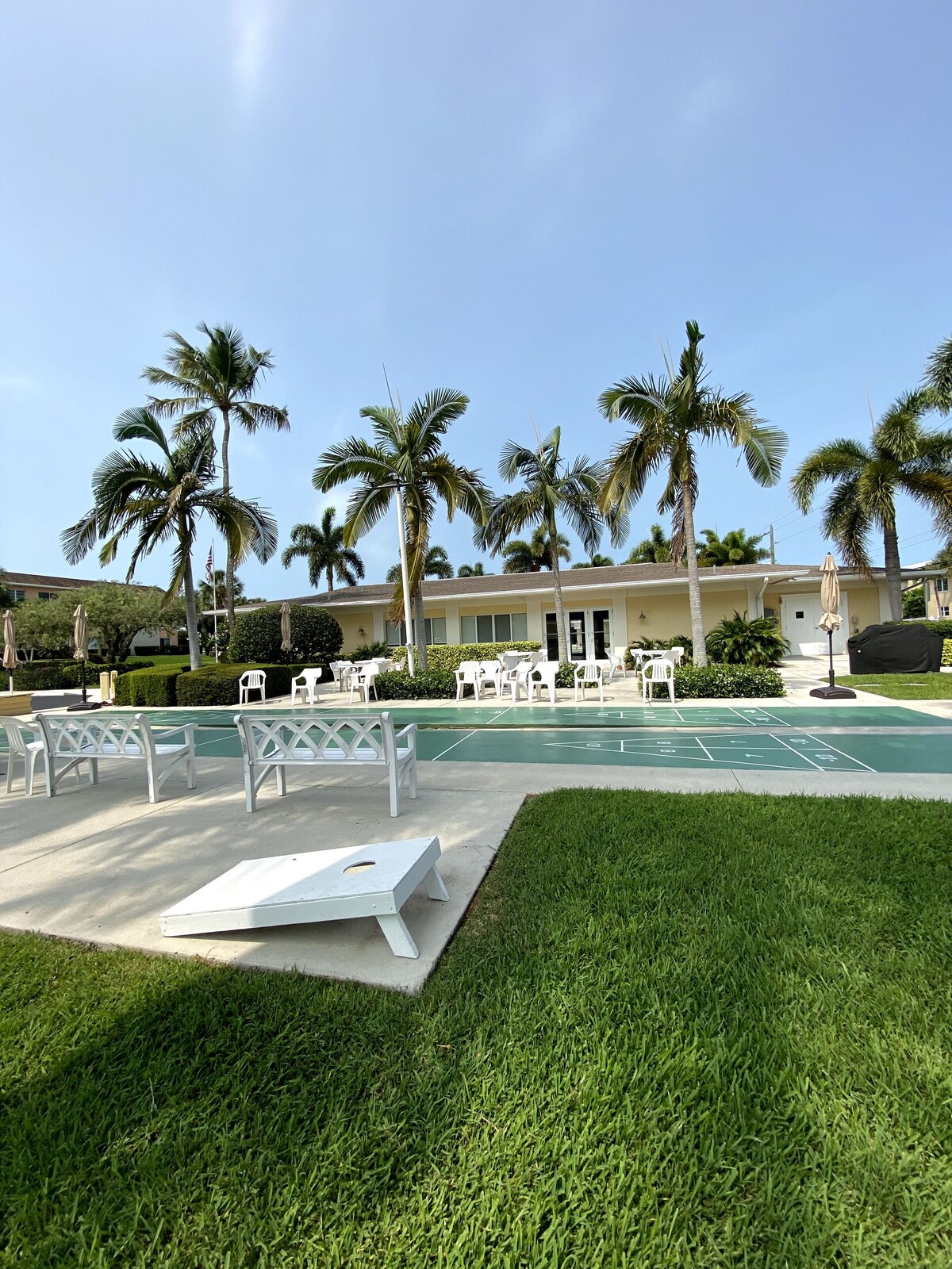 Photo 10 of OLDE NAPLES - WALK to BEACH , RESTAURANTS and ENTERTAINMENT - Onsite POOL