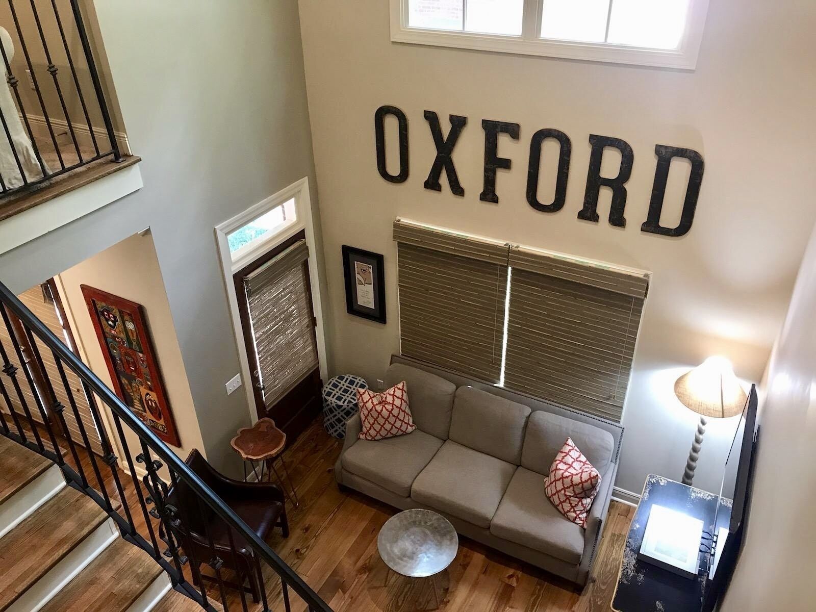 Beautifully appointed townhome, a  few steps to Oxford's historic square!
